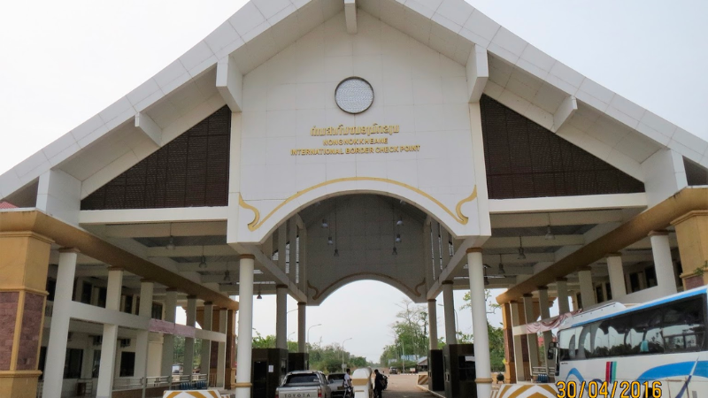 giá thuê xe Sài Gòn đi cửa khẩu Thomo